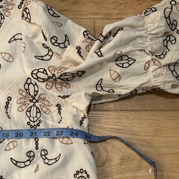 NWOT Cato Women's Multicolored Embroidered Blouse Size 22/24W - Picture 9 of 10